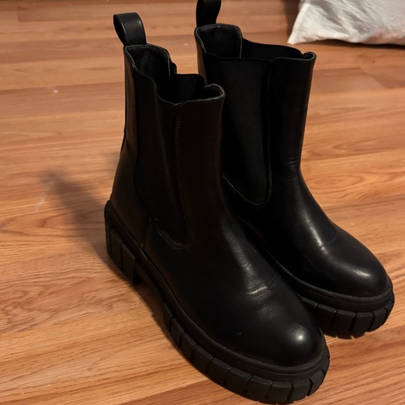 Black combat boots - Picture 2 of 6